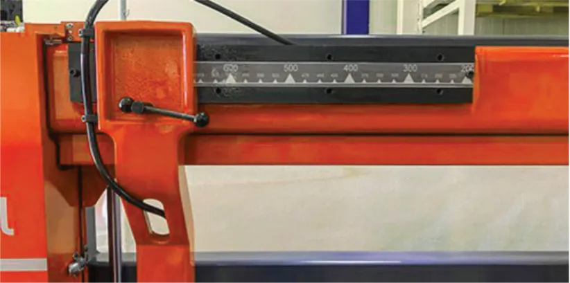 CSS 650 BANDSAW MACHINE
