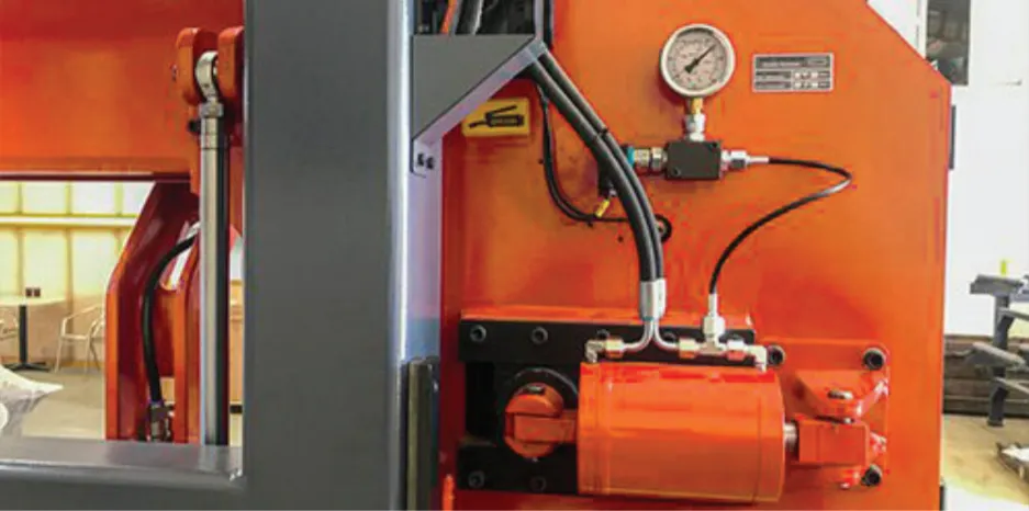 CSS 800 BANDSAW MACHINE